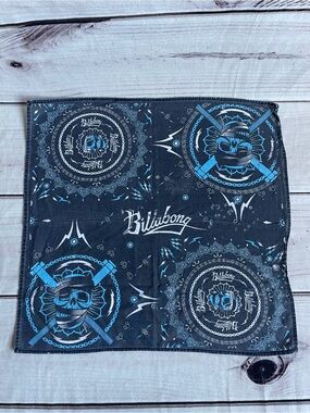 Vintage Billabong Bandana Skull Cross Trucks Chain Y2K Cyber Grunge Skate Surf